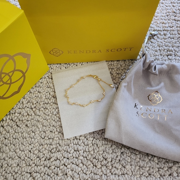 Kendra Scott Elegant Gold Bracelet with Crystal Accents - Picture 6 of 7